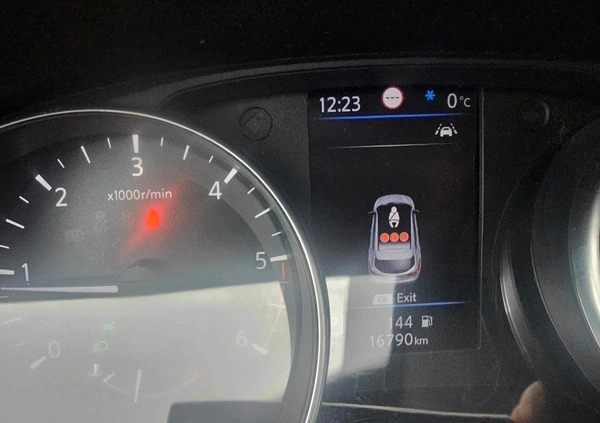 Nissan Qashqai cena 63900 przebieg: 16800, rok produkcji 2019 z Koło małe 56